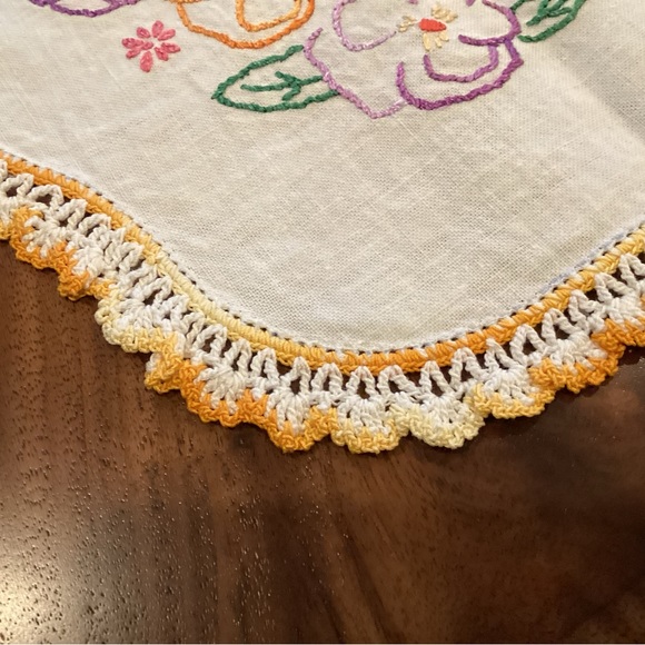 Vintage Hand Embroidered Table Topper - Picture 3 of 3